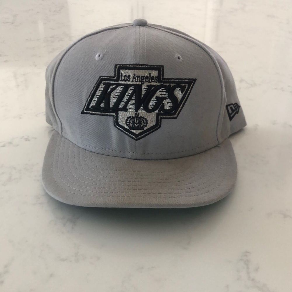Grey New era LA kings hat